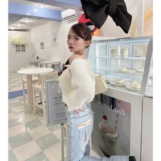 ピンクリボンレースモチーフデニムベルボトムパンツ　elmyu(デニム/ジーンズ)