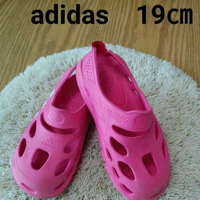 adidas(アディダス)のアディダス　19㎝　サンダル キッズ/ベビー/マタニティのキッズ靴/シューズ(15cm~)(サンダル)の商品写真