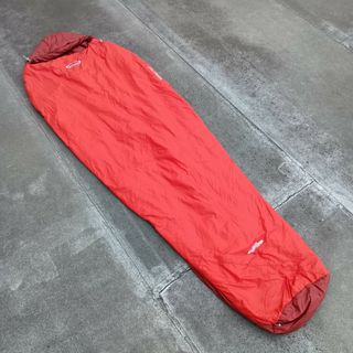 モンベル(mont bell)の◎◎mont・bell モンベル シームレス バロウバッグ #3 Lジッパー シュラフ マミー型 1121426 レッド(寝袋/寝具)