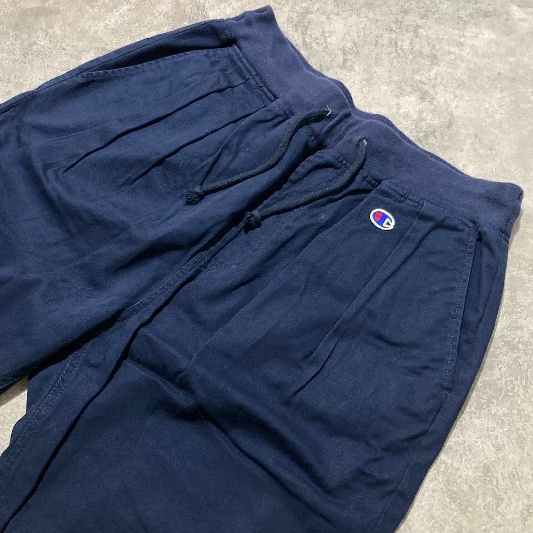 Champion(チャンピオン)の【Champion】チャンピオン クロップド ツータック テーパードパンツ メンズのパンツ(チノパン)の商品写真