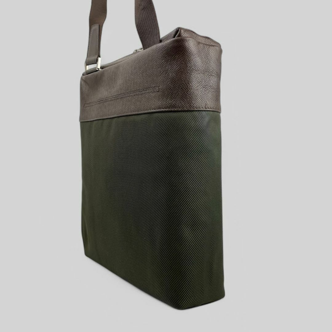 古着人気アイテム VUITTON LOUIS - スクエア型 ベルーガ タイガ ヴィトン□ □ルイ バッグ