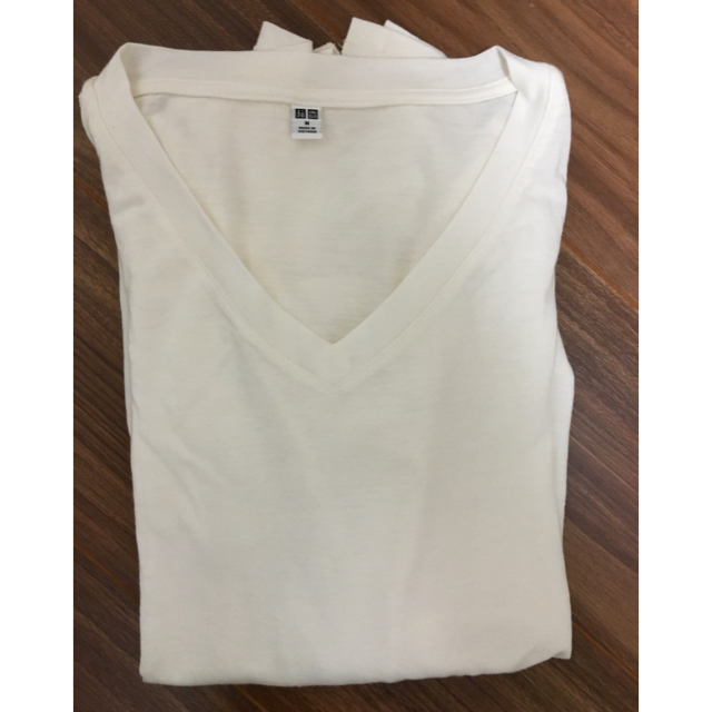 UNIQLO(ユニクロ)の新品未使用‼︎ ユニクロ Tシャツ ロング 白！ レディースのトップス(シャツ/ブラウス(長袖/七分))の商品写真