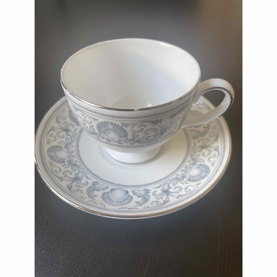 WEDGWOOD(ウェッジウッド)のWEDGWOOD ウエッジウッド☆ドルフィンホワイト カップ＆ソーサー4セット インテリア/住まい/日用品のキッチン/食器(グラス/カップ)の商品写真