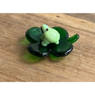 【新品】ガラスのカエルセット(置物)