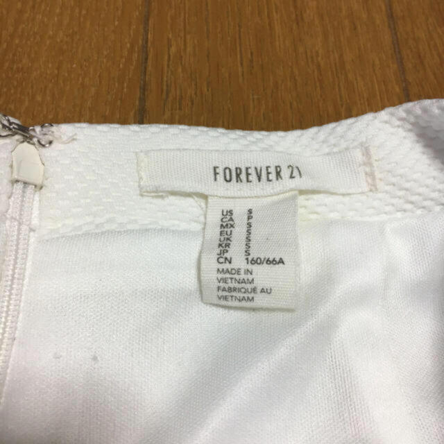 FOREVER 21(フォーエバートゥエンティーワン)のFOREVER21♡チューリップスカート レディースのスカート(ミニスカート)の商品写真