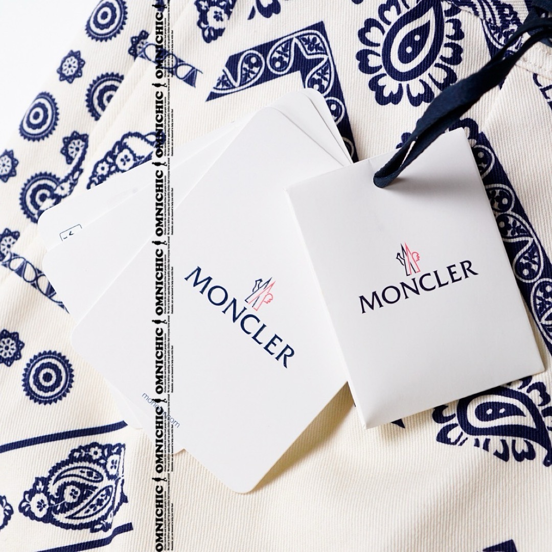 KITH取扱 MONCLER モンクレールバンダナ柄 ロゴ刺繍ハーフパンツ MONCLER - KITH取扱MONCLERモンクレールバンダナロゴ刺繍