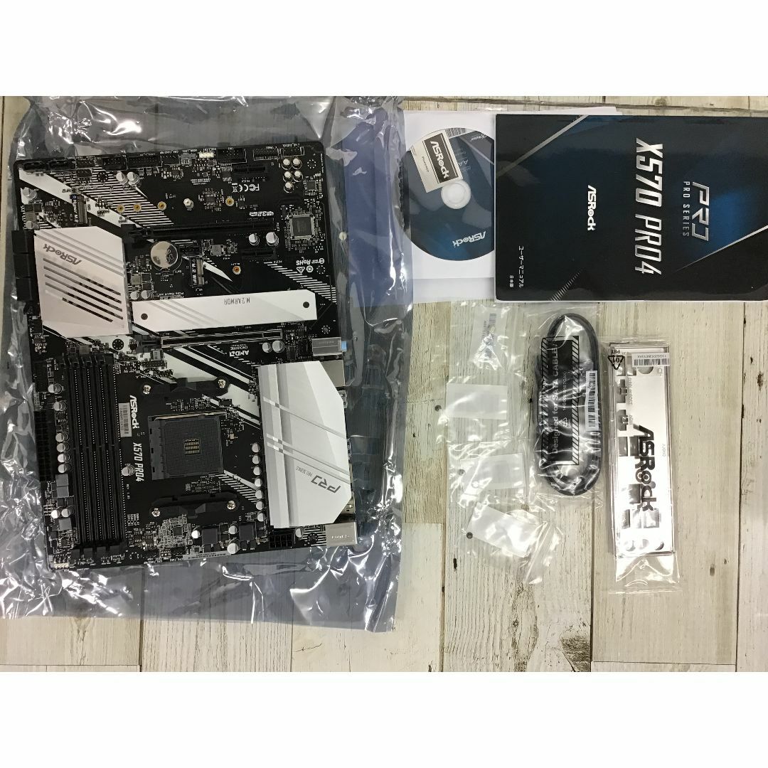 ASRock マザーボード X570 Pro4 AMD Ryzen 5000  スマホ/家電/カメラのPC/タブレット(PCパーツ)の商品写真