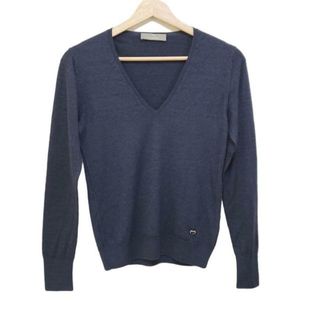 クルチアーニ(Cruciani)のCruciani(クルチアーニ) 長袖カットソー サイズ40 M レディース美品  - ダークグレー Vネック/カシミヤ/シルク(カットソー(長袖/七分))