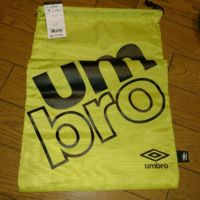 UMBRO(アンブロ)の新品未使用！アンブロ シューズ入れ スポーツ/アウトドアのサッカー/フットサル(シューズ)の商品写真