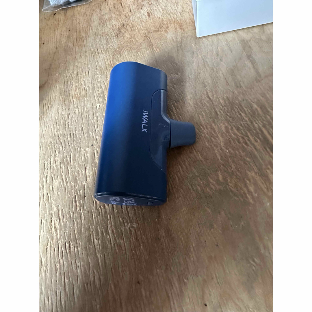 iWALK モバイルバッテリー【ほぼ未使用！美品】iPhone ライトニング スマホ/家電/カメラのスマートフォン/携帯電話(バッテリー/充電器)の商品写真