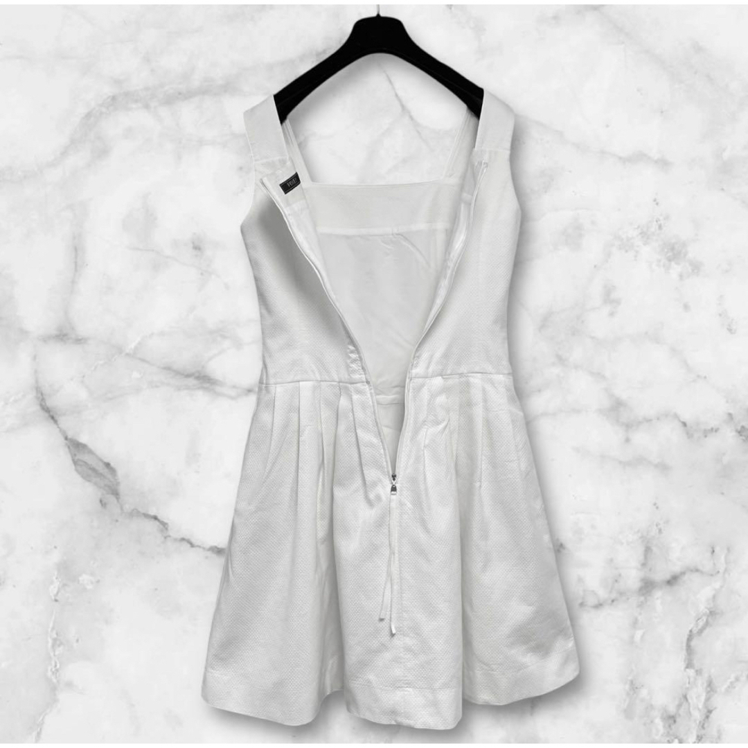 FOXEY(フォクシー)のFOXEY 総キルティング加工　ワンピース　ノースリーブ　プリーツ　Aライン レディースのワンピース(ひざ丈ワンピース)の商品写真