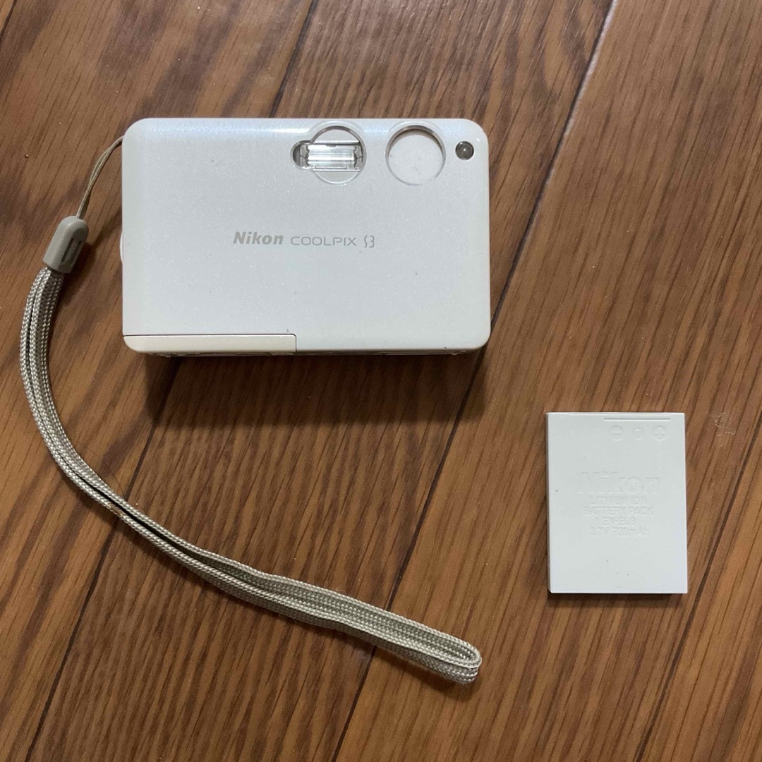 Nikon(ニコン)の【ジャンク品】　Nikon  コンパクトデジタルカメラ　COOLPIX  S3 スマホ/家電/カメラのカメラ(コンパクトデジタルカメラ)の商品写真