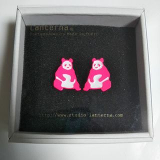 Lanterna　パンダ　ピアス　ピンク　新品・未開封