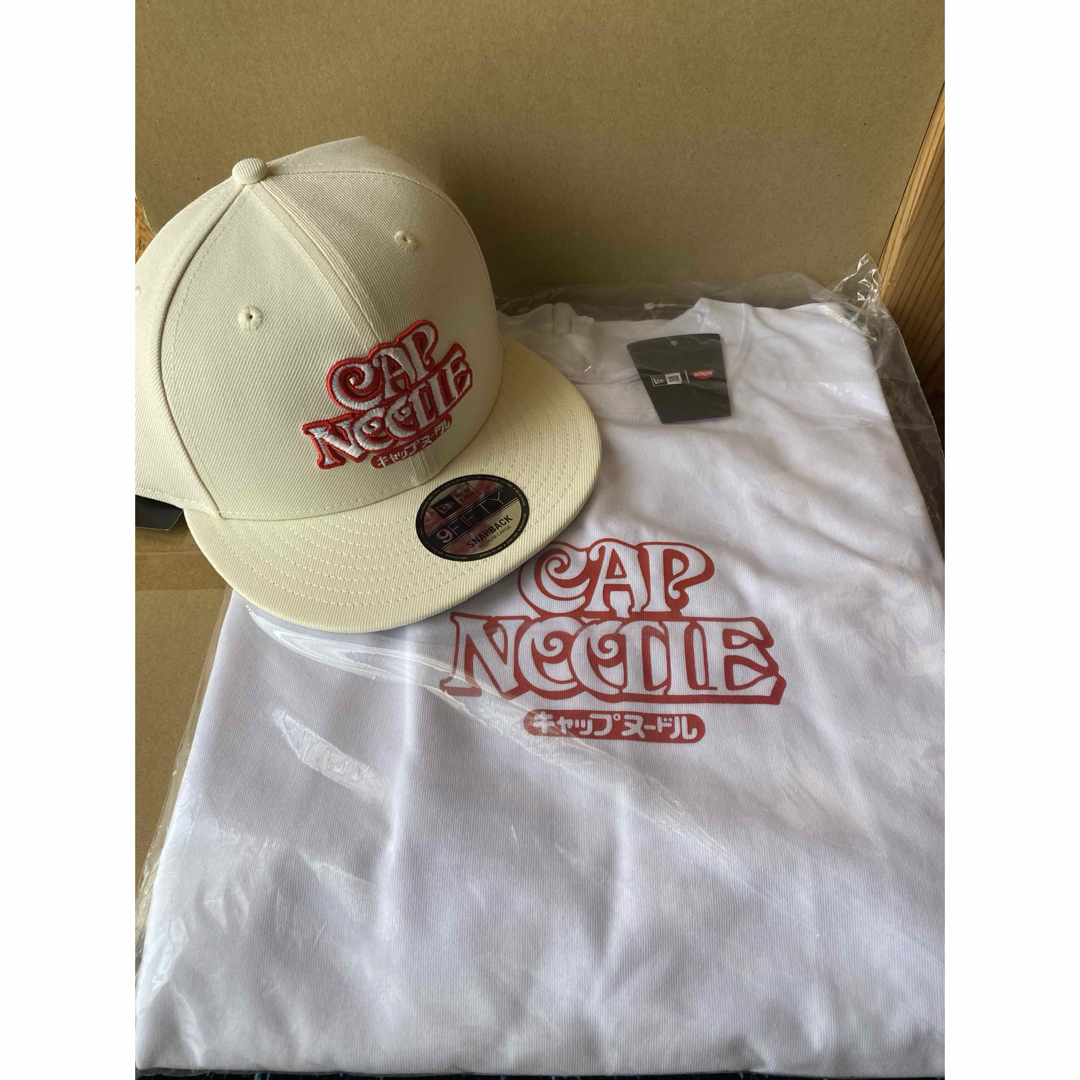 無料発送 NEW Tシャツ ニューエラコラボ カップヌードルクエスト2 - ERA 帽子