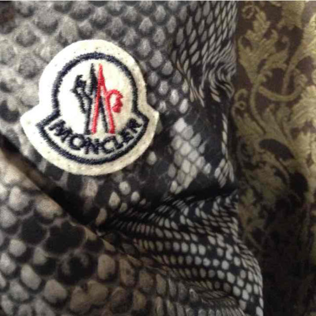 MONCLER(モンクレール)の国内正規 モンクレール レディースのジャケット/アウター(その他)の商品写真