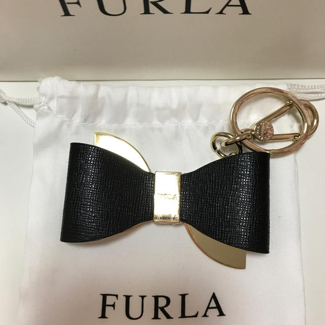 Furla(フルラ)のフルラ❤︎キーホルダー リボン❤︎ブラック レディースのファッション小物(キーホルダー)の商品写真