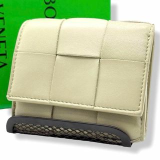 ボッテガヴェネタ(BOTTEGA VENETA)の付属品完備　ボッテガヴェネタ　3つ折り財布　カセット　グリーン系　3626(財布)