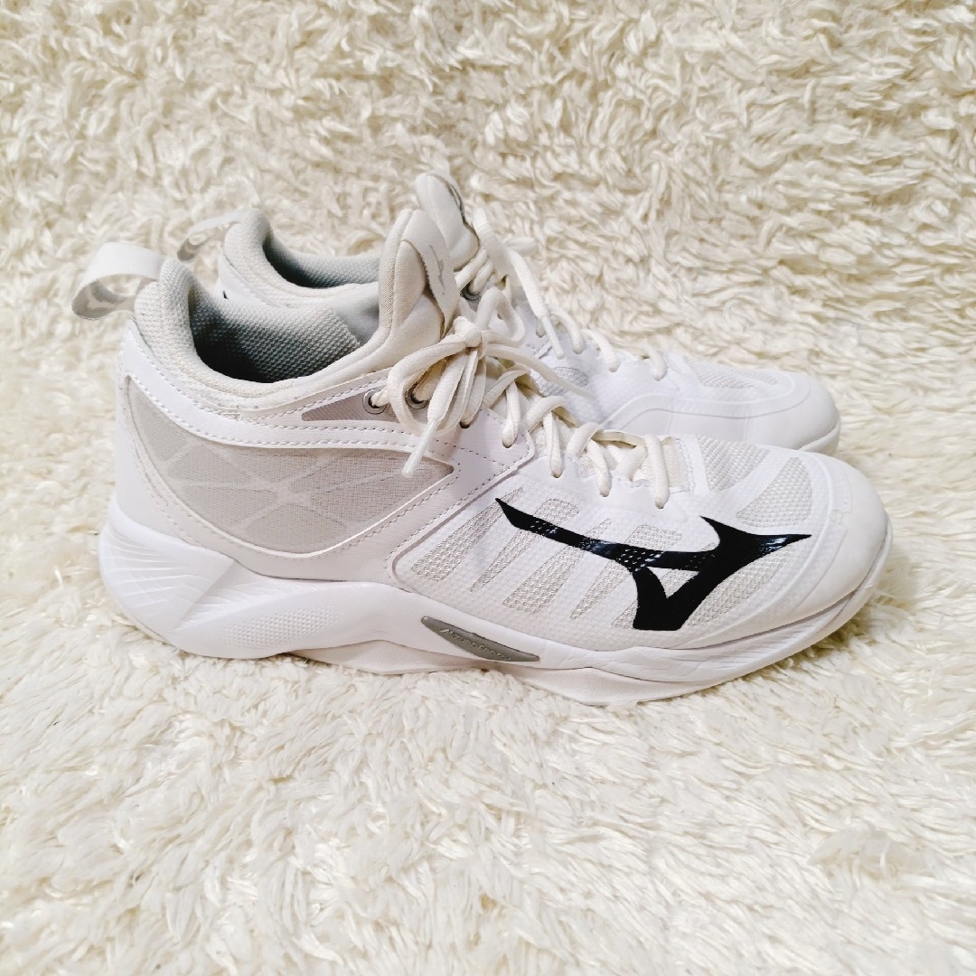 ミズノバレーボールシューズ 新品24.5