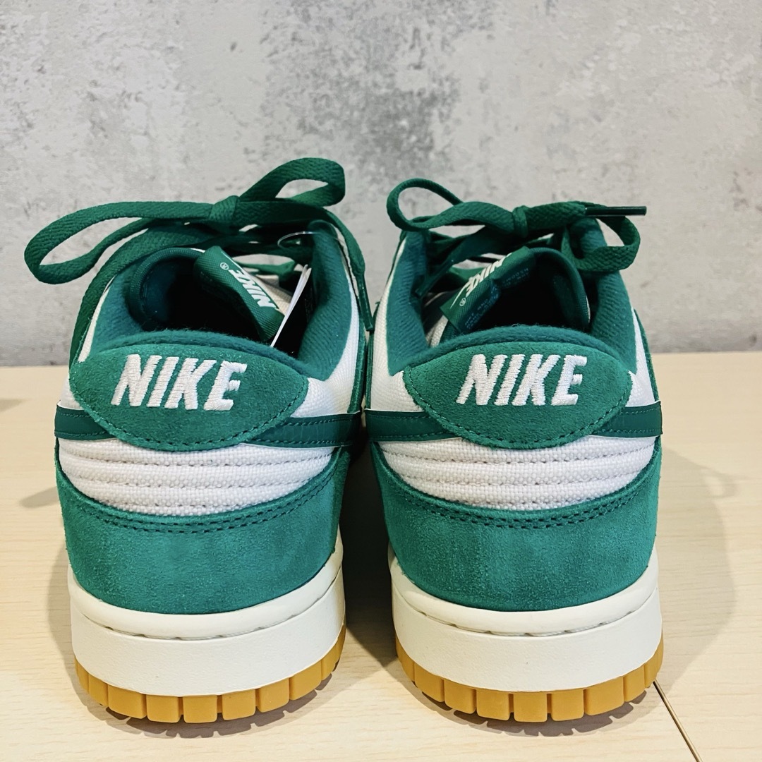 NIKE(ナイキ)の定価18,700円　新品未使用　NIKE ナイキ ダンク ロー SE マラカイト メンズの靴/シューズ(スニーカー)の商品写真