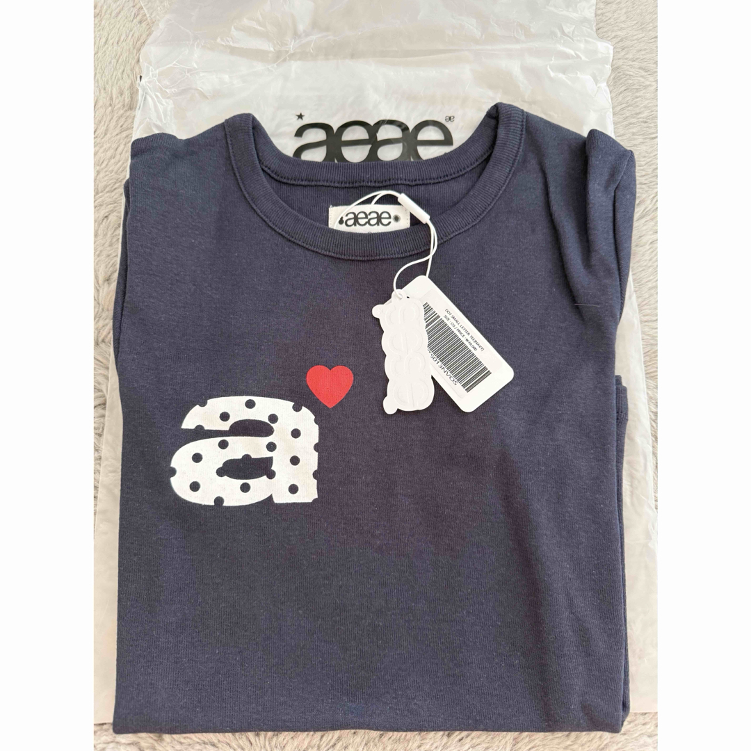 aeae ハートロゴTシャツ　ネイビー レディースのトップス(Tシャツ(半袖/袖なし))の商品写真