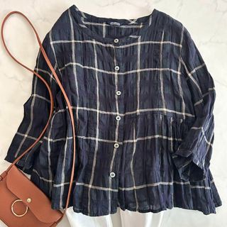 ジャーナルスタンダード(JOURNAL STANDARD)のジャーナルスタンダード 麻綿ギャザーブラウス 紺 リネン 前開き チェック(シャツ/ブラウス(長袖/七分))