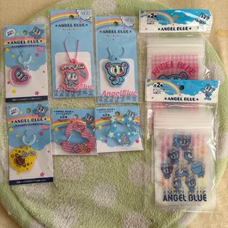 セリア ANGEL BLUE カラビナ、ラバーキーチェーン 他(キャラクターグッズ)