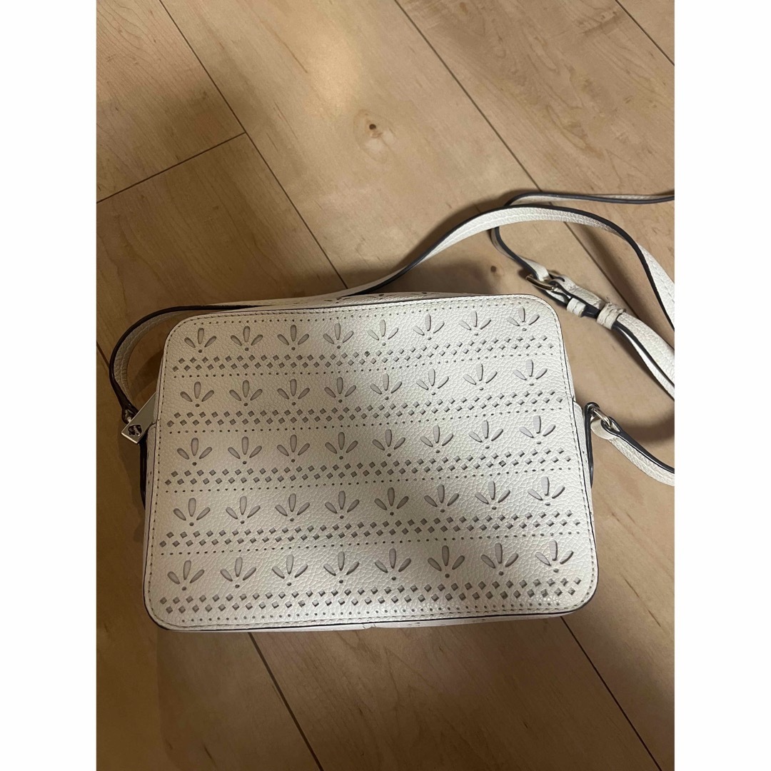 kate spade NEW YORK(ケイトスペードニューヨーク)のkate spade ショルダーバッグ ホワイト レディースのバッグ(ショルダーバッグ)の商品写真