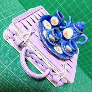 【新品】ドールハウスミニチュアティーセット　ハンドメイドバスケット(藍藤)(ミニチュア)
