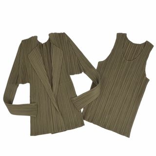 プリーツプリーズイッセイミヤケ(PLEATS PLEASE ISSEY MIYAKE)の美品 プリーツプリーズ イッセイミヤケ PLEATS PLEASE アンサンブル カーディガン プリーツ トップス 3 カーキグリーン(アンサンブル)