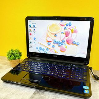 フジツウ(富士通)の動作良好✨おしゃれ黒❣すぐ使えるカメラ付きノートパソコン  資料作成や動画視聴に(ノートPC)
