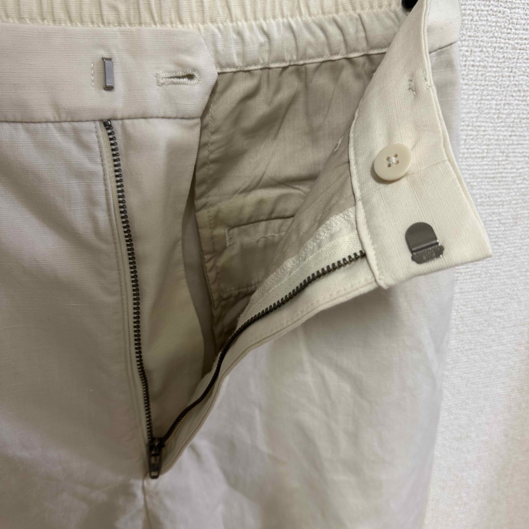 UNIQLO(ユニクロ)のUNIQLO ユニクロ パンツ ズボン 白 ブラック 白パン Sサイズ レディースのパンツ(カジュアルパンツ)の商品写真