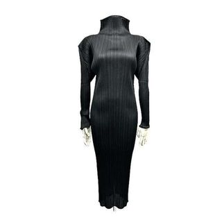 プリーツプリーズイッセイミヤケ(PLEATS PLEASE ISSEY MIYAKE)の【中古】PLEATS PLEASE ISSEY MIYAKE プリーツプリーズ イッセイミヤケ ワンピース ブラック レディース サイズ3＿S19＿s-0248-r19(ロングワンピース/マキシワンピース)