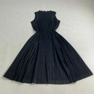 プリーツプリーズイッセイミヤケ(PLEATS PLEASE ISSEY MIYAKE)の美品　プリーツプリーズ　ノースリーブワンピース　現行 近年 変形 希少シルエット(ロングワンピース/マキシワンピース)