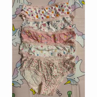 【タグ無し新品未使用】フリル付き女の子パンツ5枚セット(下着)