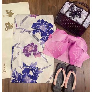 【浴衣セット】 4点 ピンク 白 紫 花 作り帯 籠 下駄(浴衣)