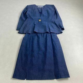 イヴサンローラン(Yves Saint Laurent)の美品　イヴサンローラン　スーツセットアップ　ノーカラー　金ボタン　背抜き　(スーツ)