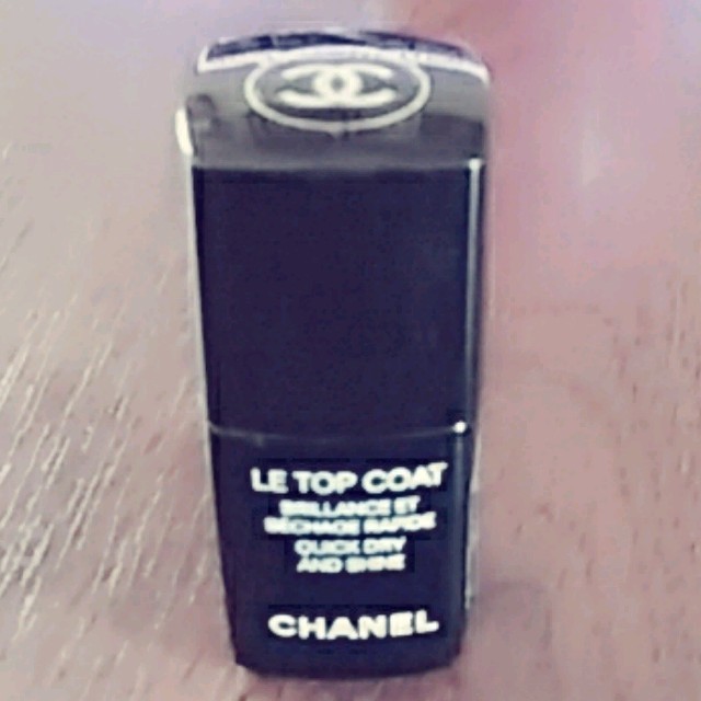 CHANEL(シャネル)のCHANEL*ル　トップコート*13ml*シャネル コスメ/美容のネイル(ネイルトップコート/ベースコート)の商品写真