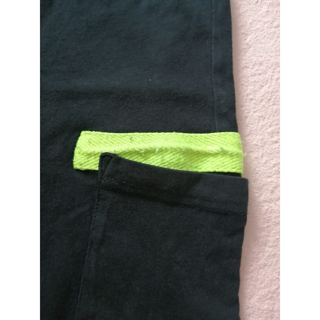 西松屋(ニシマツヤ)のブラック ハーフパンツ 110 キッズ/ベビー/マタニティのキッズ服男の子用(90cm~)(パンツ/スパッツ)の商品写真