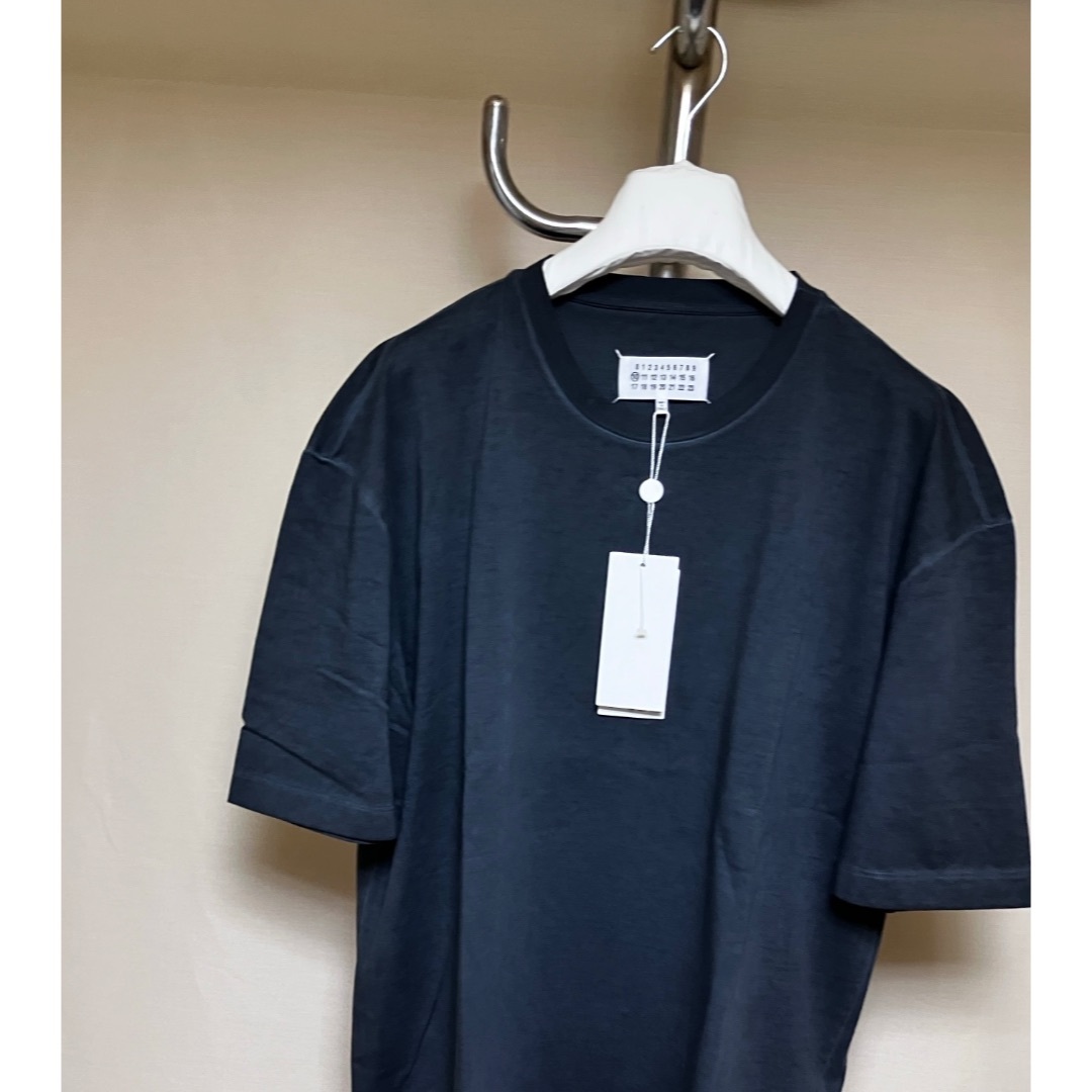 Maison Margiela（旧Maison Martin Margiela）(メゾンマルジェラ)の新品 50 25ss マルジェラ ガーメントダイTシャツ 黒系統 18007 メンズのトップス(Tシャツ/カットソー(半袖/袖なし))の商品写真