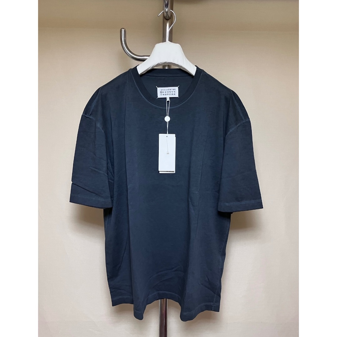 Maison Margiela（旧Maison Martin Margiela）(メゾンマルジェラ)の新品 50 25ss マルジェラ ガーメントダイTシャツ 黒系統 18007 メンズのトップス(Tシャツ/カットソー(半袖/袖なし))の商品写真