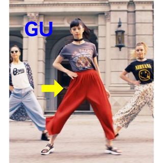 ジーユー(GU)のGU ジーユーイージープリーツパラッツォパンツ　Sサイズ(カジュアルパンツ)