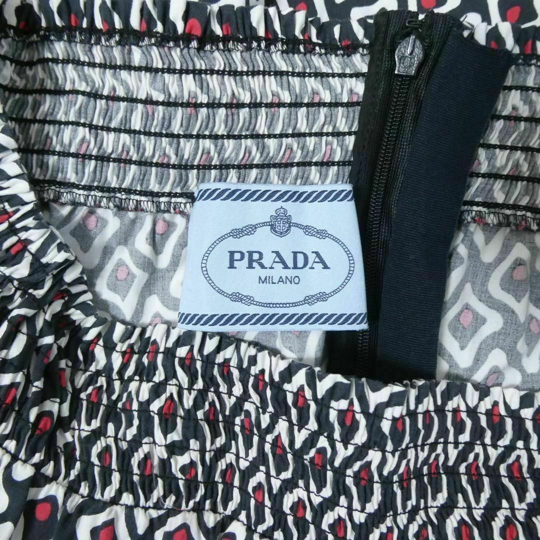 PRADA(プラダ)の美品 PRADA 幾何学模様 総柄 名作 膝丈 半袖 フレア ワンピース レディースのワンピース(ひざ丈ワンピース)の商品写真