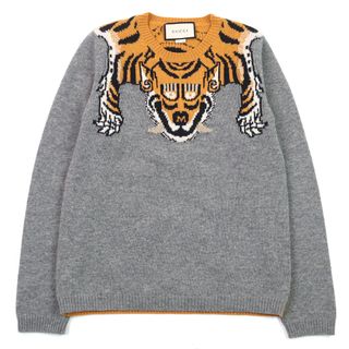 グッチ(GUCCI)の美品○GUCCI グッチ 410406 ウール100% タイガーインターシャ 虎柄 クルーネック セーター ニット グレー イエロー ブラック S イタリア製 正規品 メンズ(ニット/セーター)