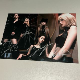 LE SSERAFIM 直筆サイン「HOT」スチール写真(A4サイズ)(アイドルグッズ)