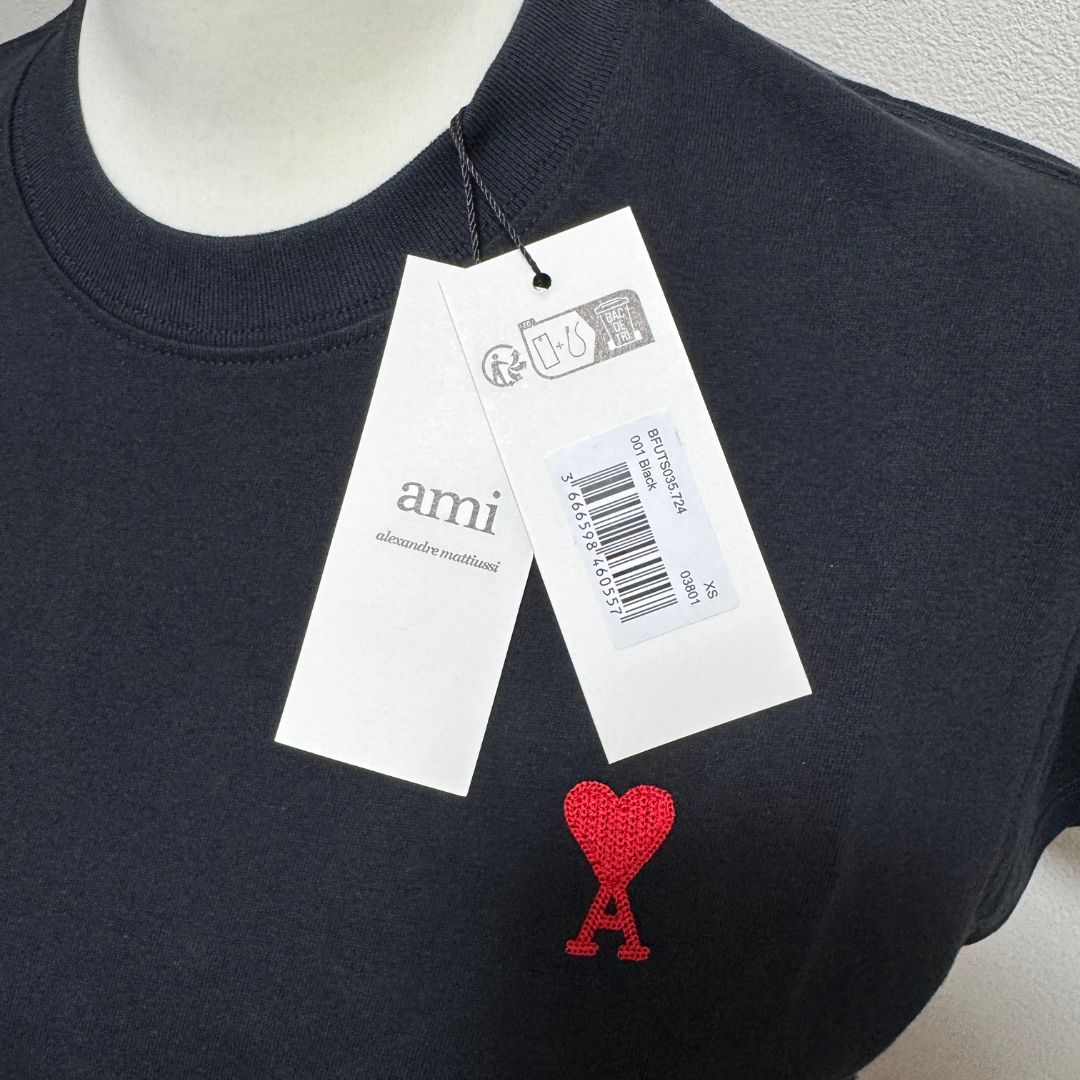 新品タグ付】AmiParis アミパリス ハートロゴ TシャツXS 黒