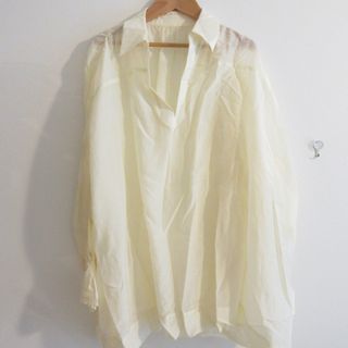 美品 23SS Diagram ダイアグラム グレースコンチネンタル オーバーサイズカフタントップ 長袖 ブラウス 0323141250 36 キナリ レディース 古着 中古 USED(シャツ/ブラウス(長袖/七分))