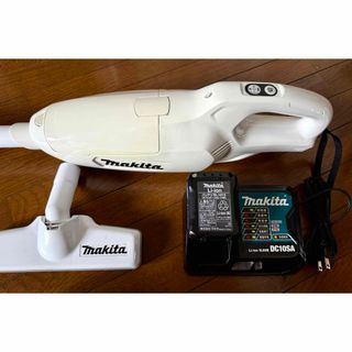 マキタ(Makita)のMakita CL107FD 充電式スティッククリーナー　充電器　バッテリー付き(掃除機)