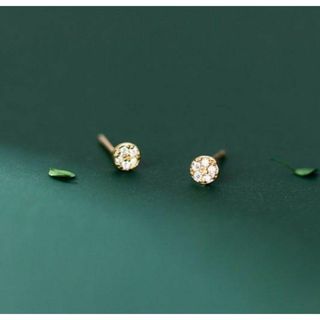 ジルコニア ワンポイント 高級感ダイヤ ミニピアス ゴールド27(ピアス)