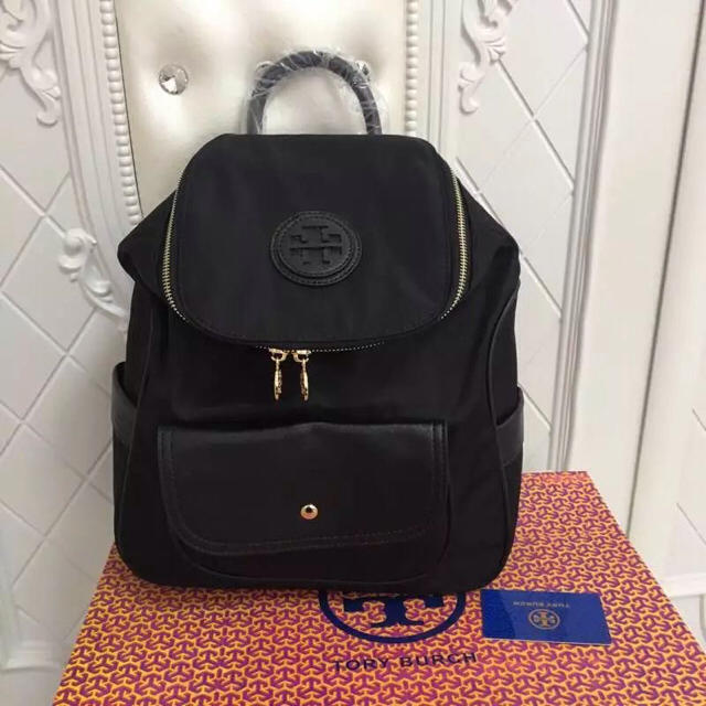 A4可 美品 TORY BURCH ナイロン バックパック 黒 折りたたみ