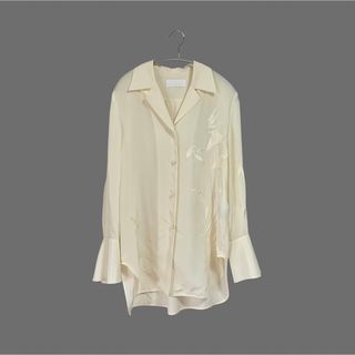 マメ(mame)のMameKurogouchi 23AW 1 花柄刺繍オープンカラーシャツ(シャツ/ブラウス(長袖/七分))